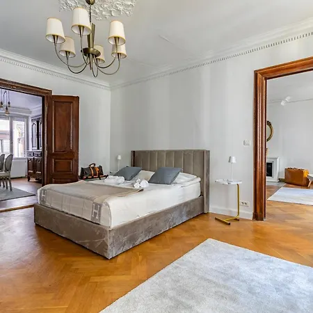 Petit Arc En Ciel ستراسبورغ